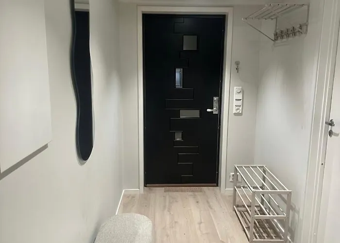 Stor Og Moderne Ved Rastolen Bybanestopp アパート ベルゲン